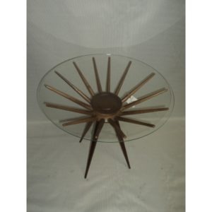 Mesa lateral margarida entalhada madeira anos 1960 SP